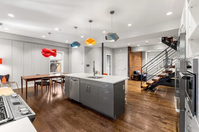 $2,000,000 | 653 East 3rd Street, Boston, MA 02127