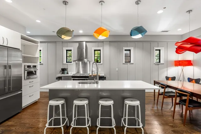 $2,000,000 | 653 East 3rd Street, Boston, MA 02127