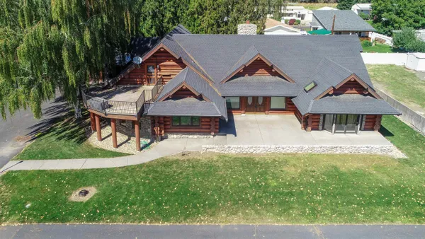 $725,000 | 19012 West Pommier Road, Cheney, WA 99004
