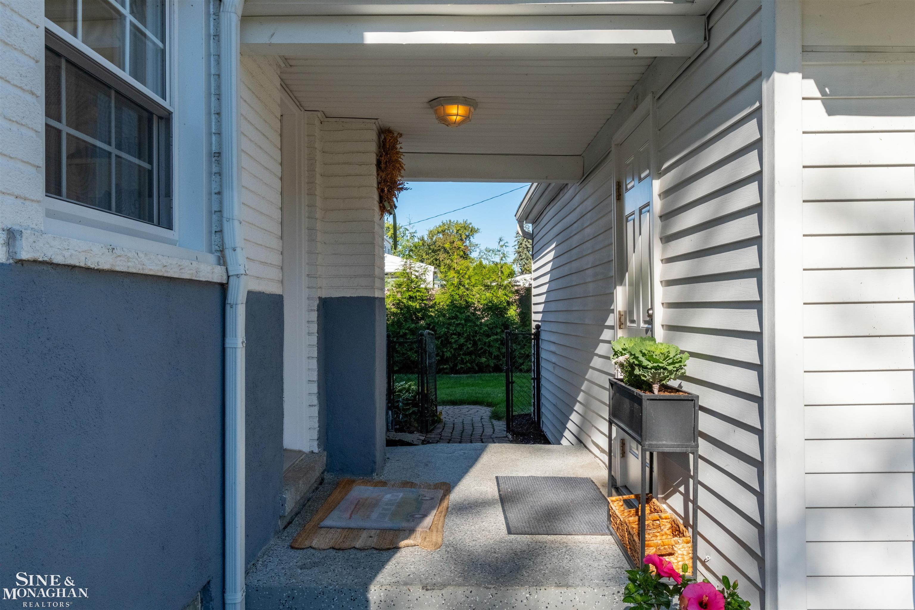 1135 Fairholme Road Grosse Pointe, MI 48236 - Photo 51 of 74 50224052-50c8259f-1777-4c24-acae-8ac117268e94.JPG
