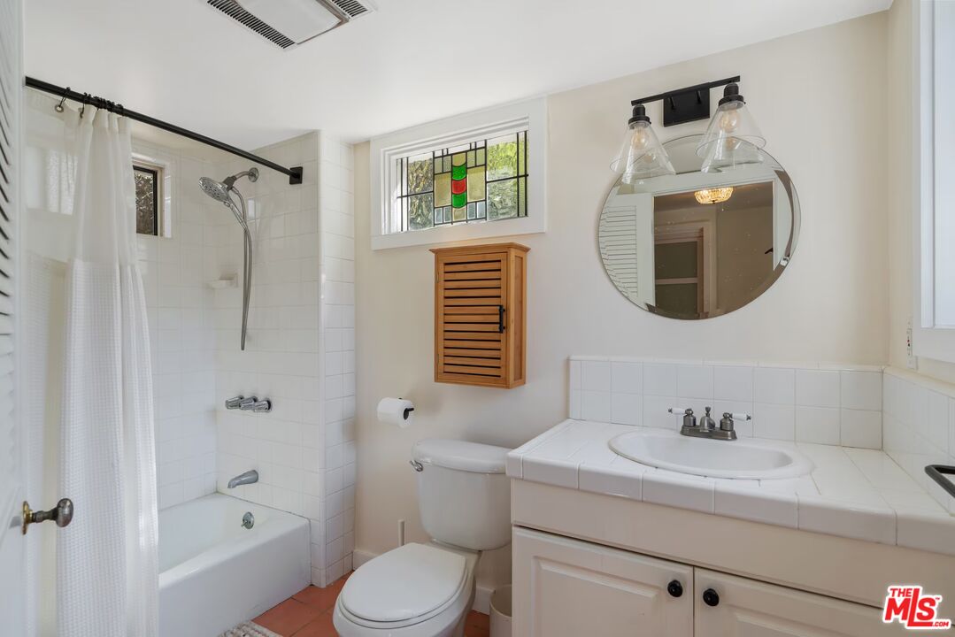 109 Muerdago Road Topanga, CA 90290 - Photo 13 of 32