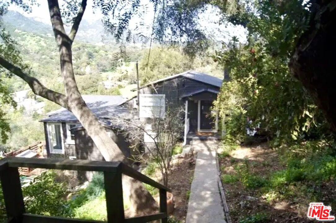 109 Muerdago Road Topanga, CA 90290 - Photo 15 of 32