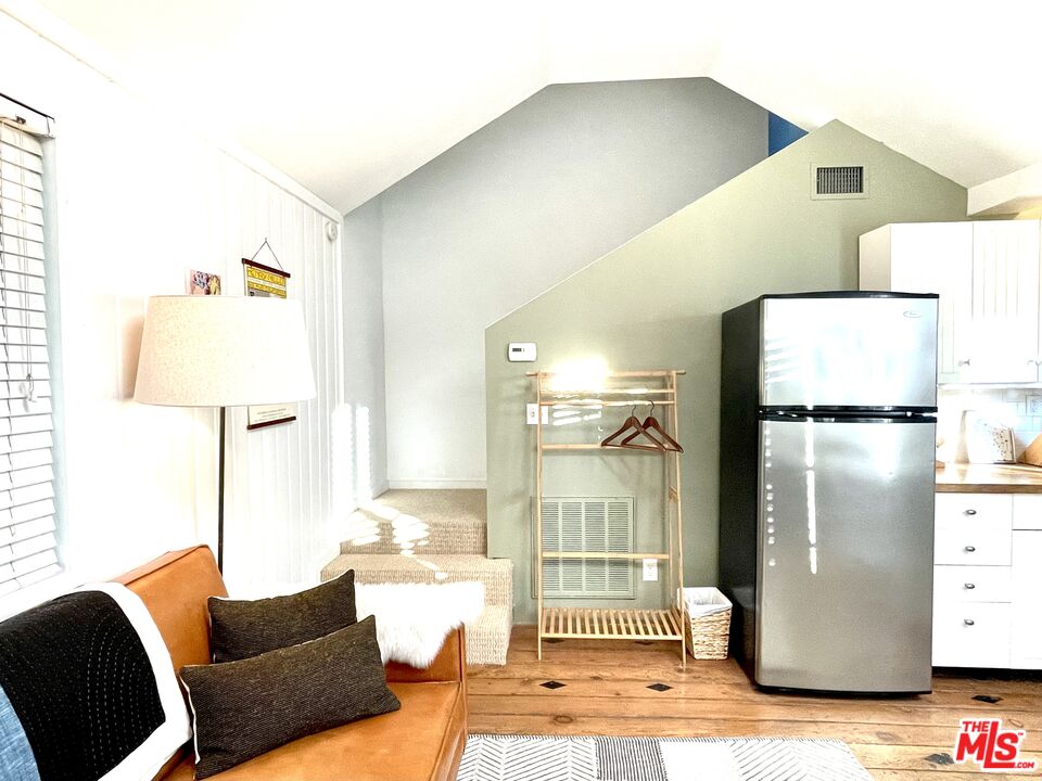 109 Muerdago Road Topanga, CA 90290 - Photo 20 of 32