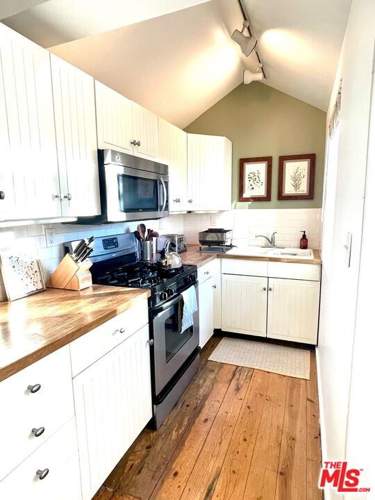 109 Muerdago Road Topanga, CA 90290 - Photo 21 of 32