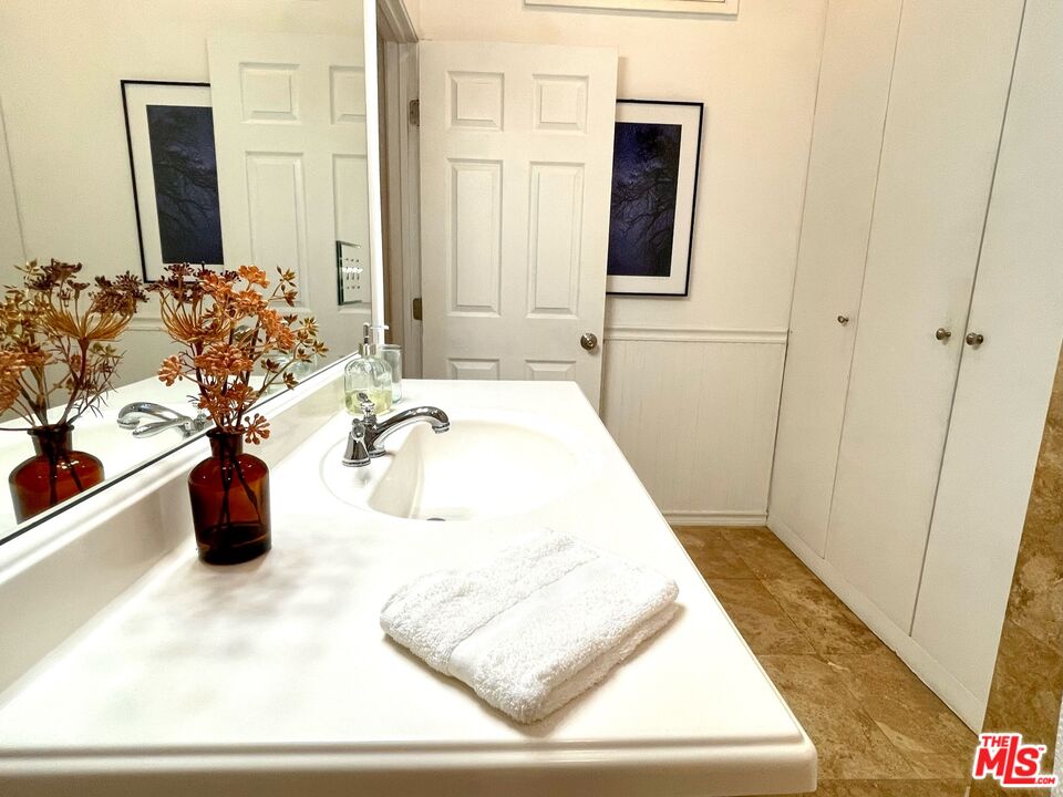 109 Muerdago Road Topanga, CA 90290 - Photo 26 of 32