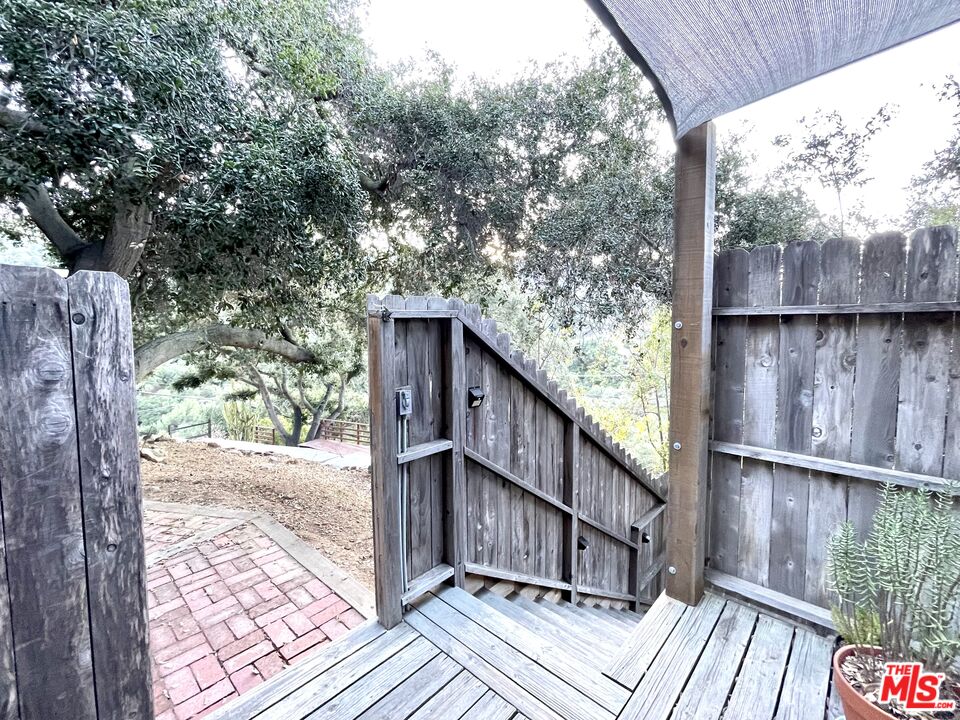 109 Muerdago Road Topanga, CA 90290 - Photo 28 of 32