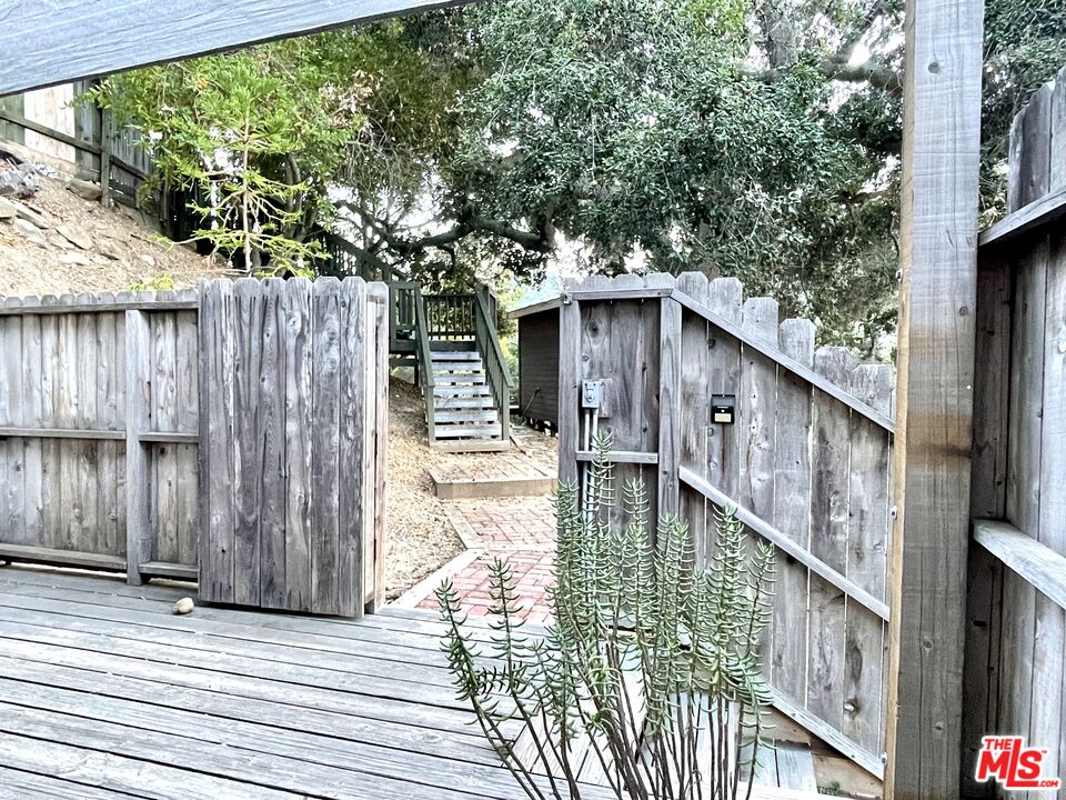 109 Muerdago Road Topanga, CA 90290 - Photo 29 of 32