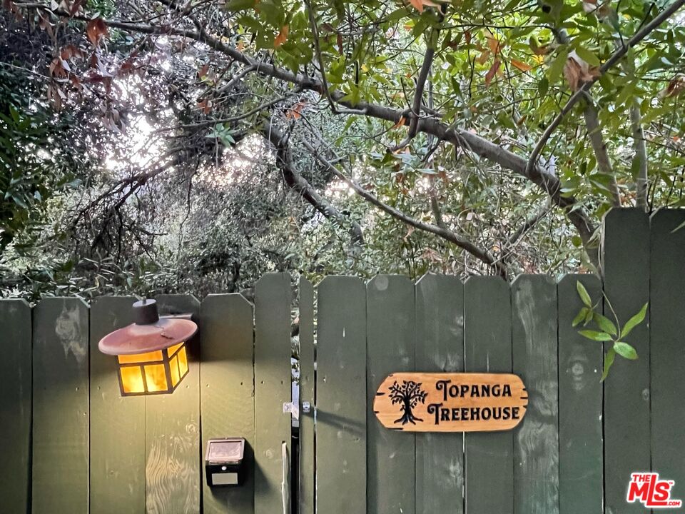 109 Muerdago Road Topanga, CA 90290 - Photo 31 of 32
