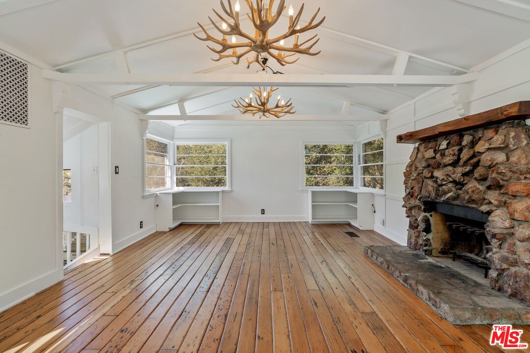 109 Muerdago Road Topanga, CA 90290 - Photo 5 of 32