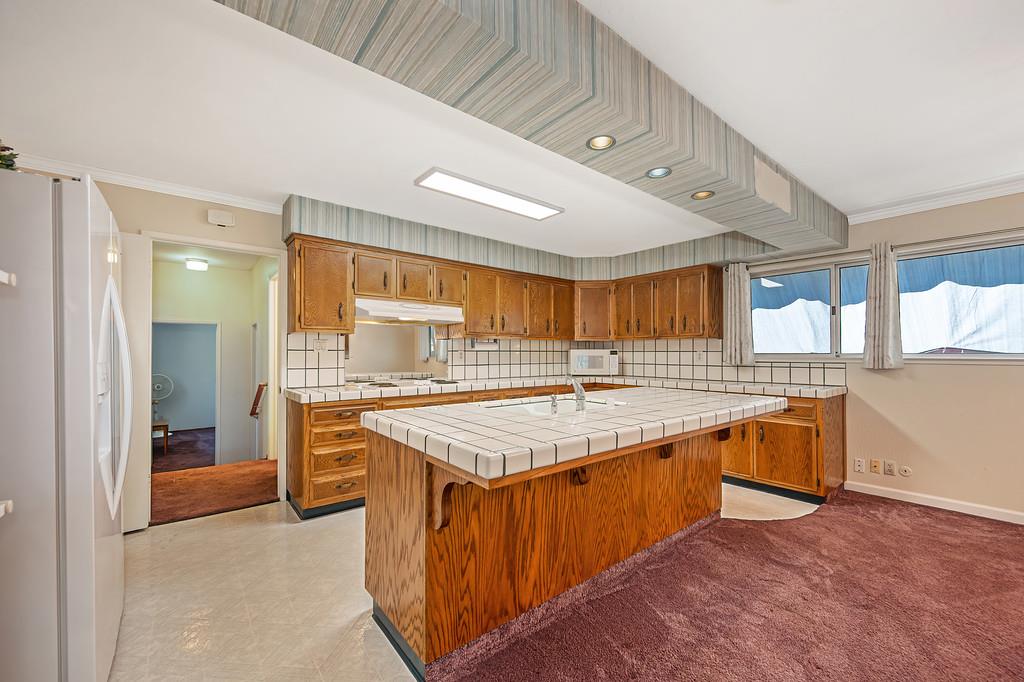 6447 Rexford Way Carmichael, CA 95608 - Photo 10 of 33