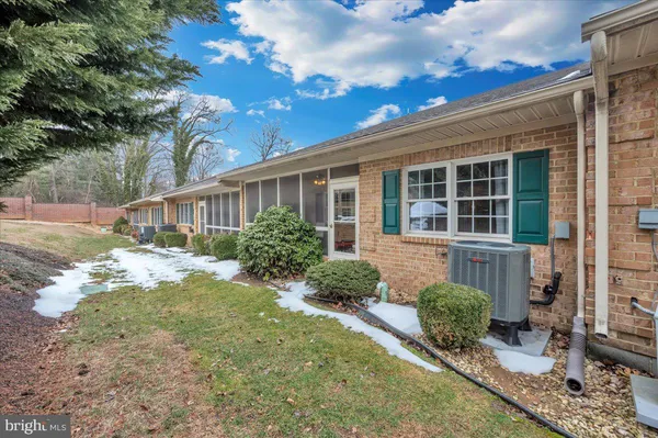 $249,900 | 319 Sunbrook Lane, Unit 98, Hagerstown, MD 21742