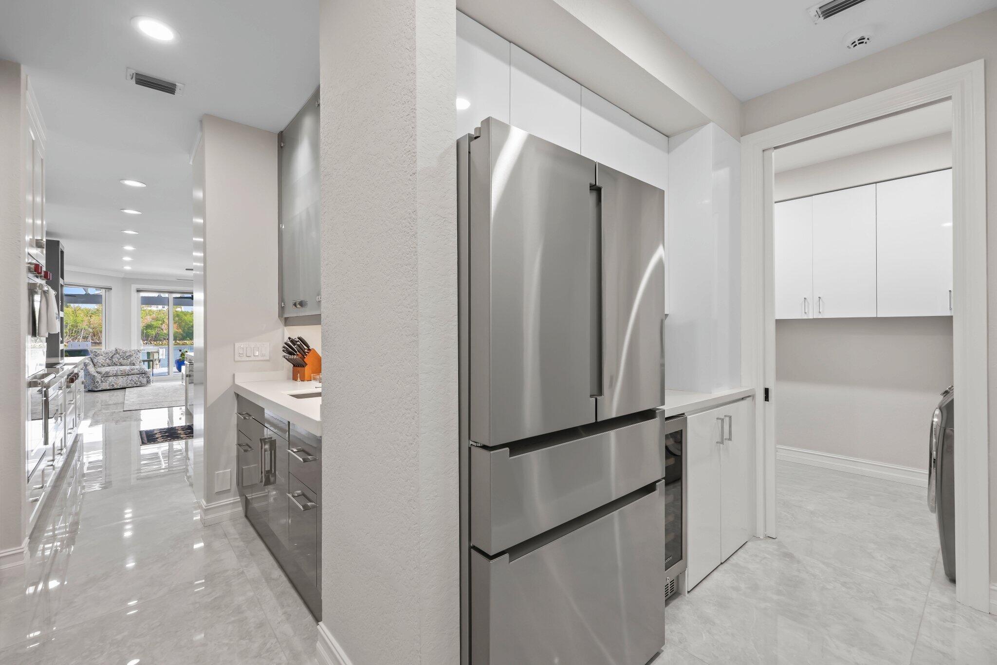 7188 Northeast 8th Drive Boca Raton, FL 33487 - Photo 21 of 77 Butler Pantry