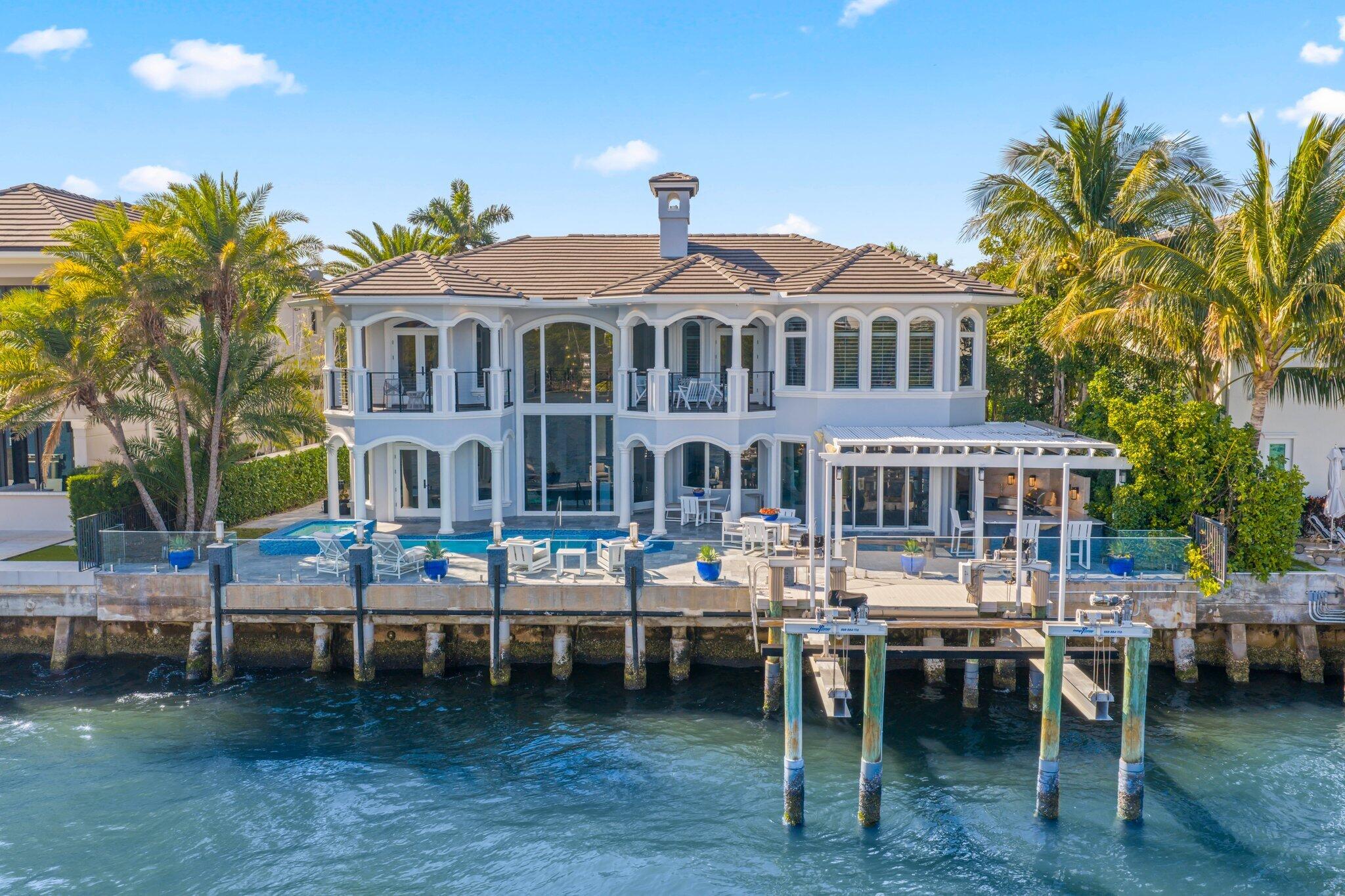 7188 Northeast 8th Drive Boca Raton, FL 33487 - Photo 4 of 77 Exterior rear