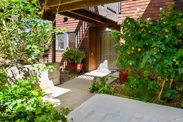$585,000 | 254 Headlands Court, Sausalito, CA 94965