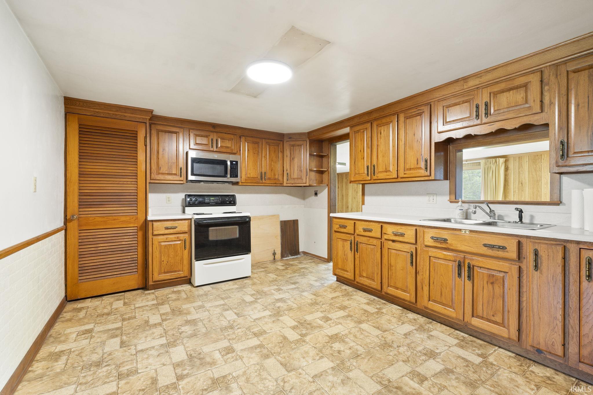 7616 Hosler Road Leo, IN 46765 - Photo 14 of 36