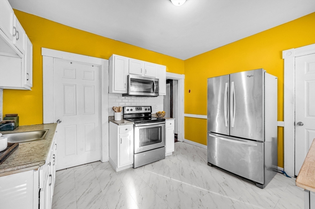 166 Westminster Street Springfield, MA 01109 - Photo 12 of 37