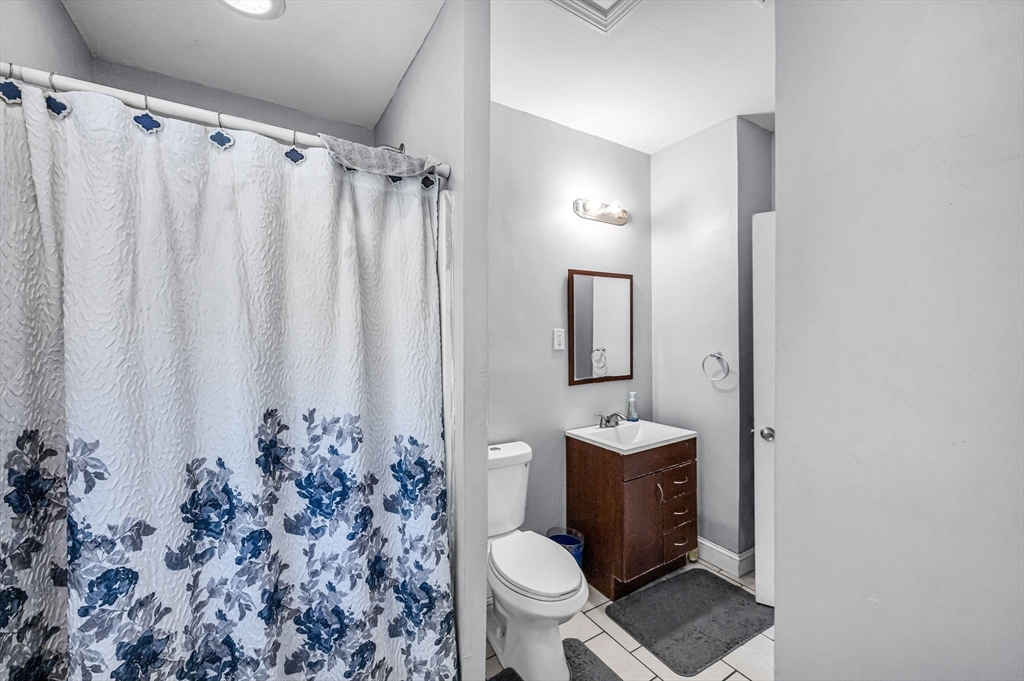 166 Westminster Street Springfield, MA 01109 - Photo 17 of 37