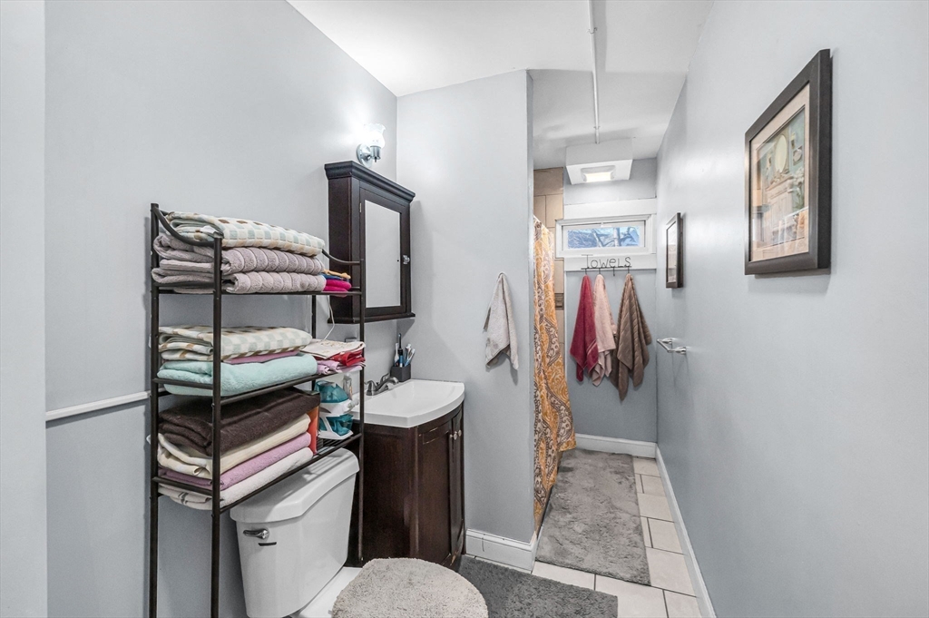 166 Westminster Street Springfield, MA 01109 - Photo 27 of 37