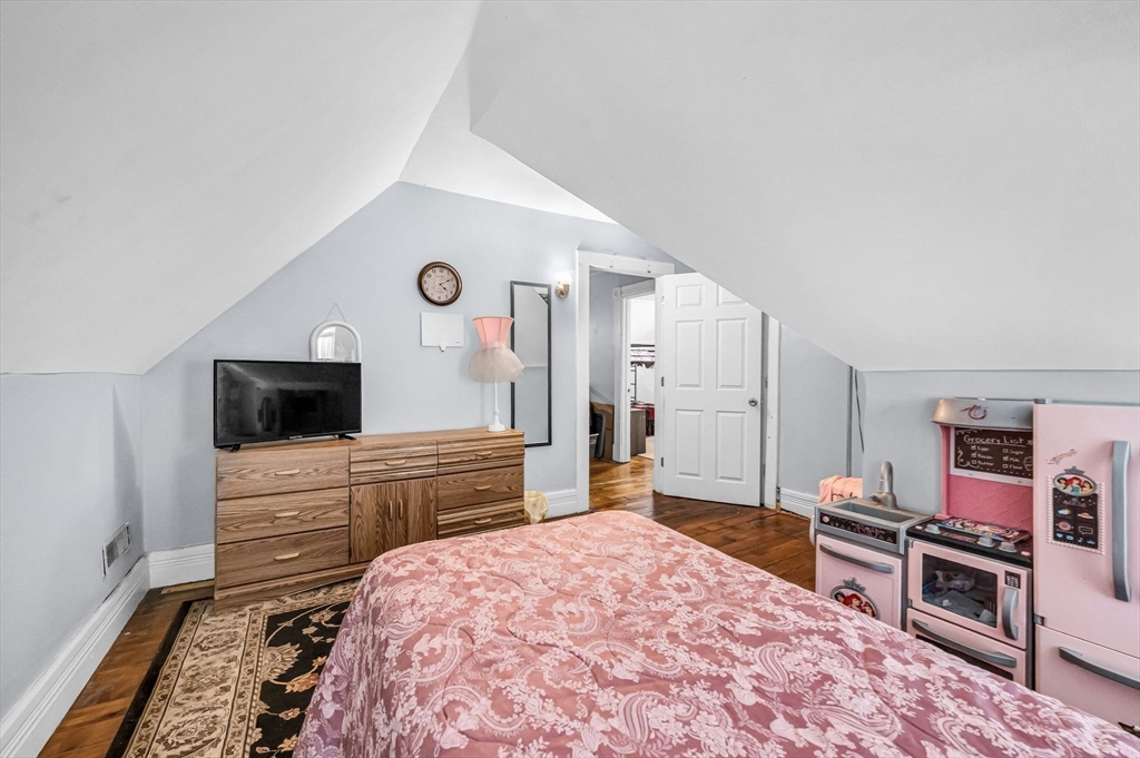 166 Westminster Street Springfield, MA 01109 - Photo 30 of 37