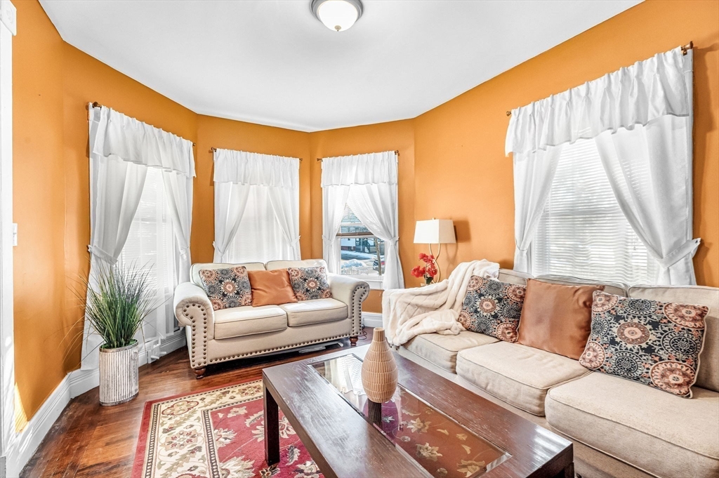 166 Westminster Street Springfield, MA 01109 - Photo 7 of 37