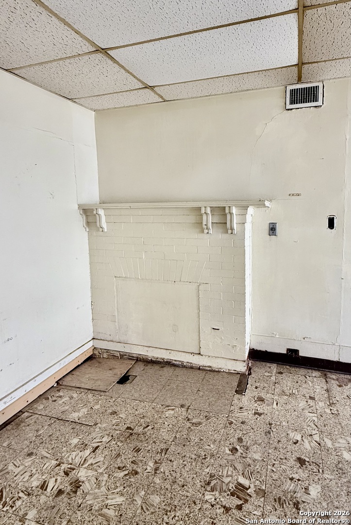 325 East Locust Street San Antonio, TX 78212 - Photo 21 of 30 a view of small space