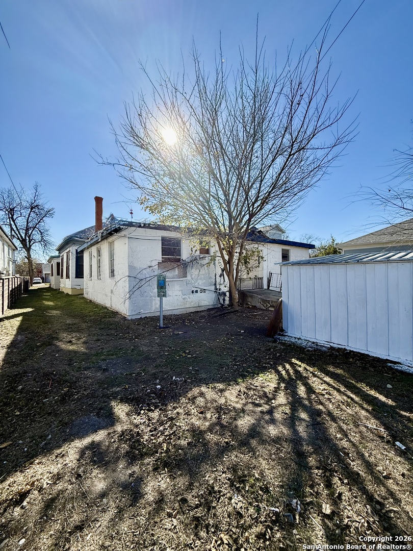325 East Locust Street San Antonio, TX 78212 - Photo 27 of 30 a view of a yard with large trees