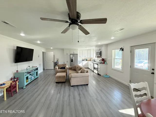 $249,900 | 432 St Anthony Drive, Jamestown, TN 38556