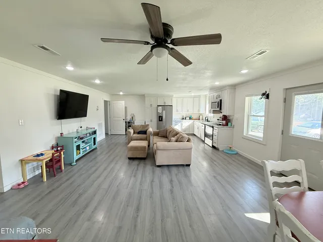 $249,900 | 432 St Anthony Drive, Jamestown, TN 38556