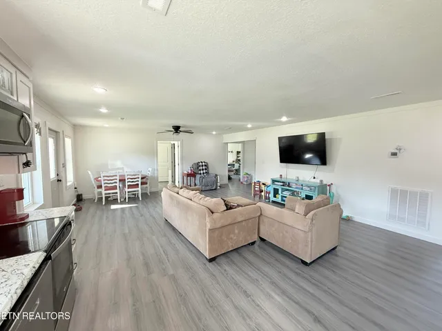 $249,900 | 432 St Anthony Drive, Jamestown, TN 38556