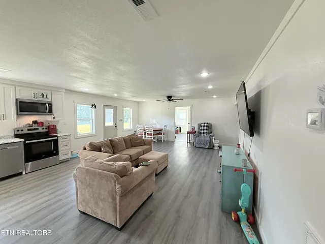 $249,900 | 432 St Anthony Drive, Jamestown, TN 38556