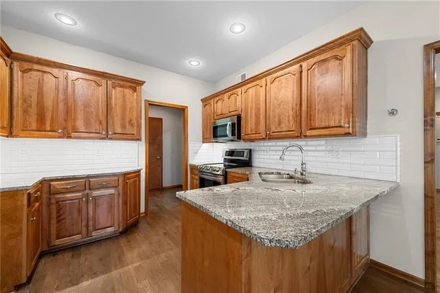 $349,000 | 1123 Southwest Hoke Drive, Lee's Summit, MO 64081