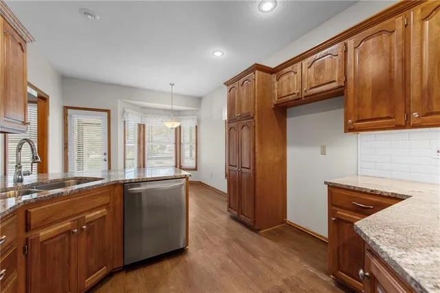 $349,000 | 1123 Southwest Hoke Drive, Lee's Summit, MO 64081