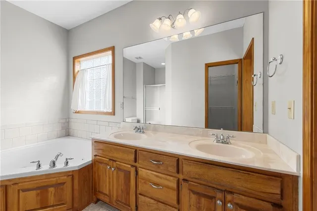 $349,000 | 1123 Southwest Hoke Drive, Lee's Summit, MO 64081