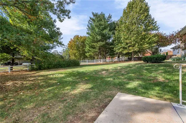 $349,000 | 1123 Southwest Hoke Drive, Lee's Summit, MO 64081