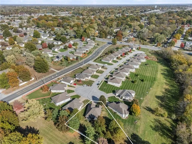 $349,000 | 1123 Southwest Hoke Drive, Lee's Summit, MO 64081