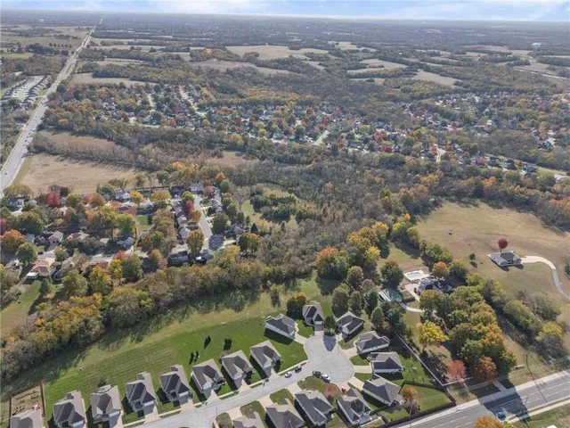 $349,000 | 1123 Southwest Hoke Drive, Lee's Summit, MO 64081