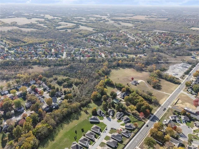 $349,000 | 1123 Southwest Hoke Drive, Lee's Summit, MO 64081