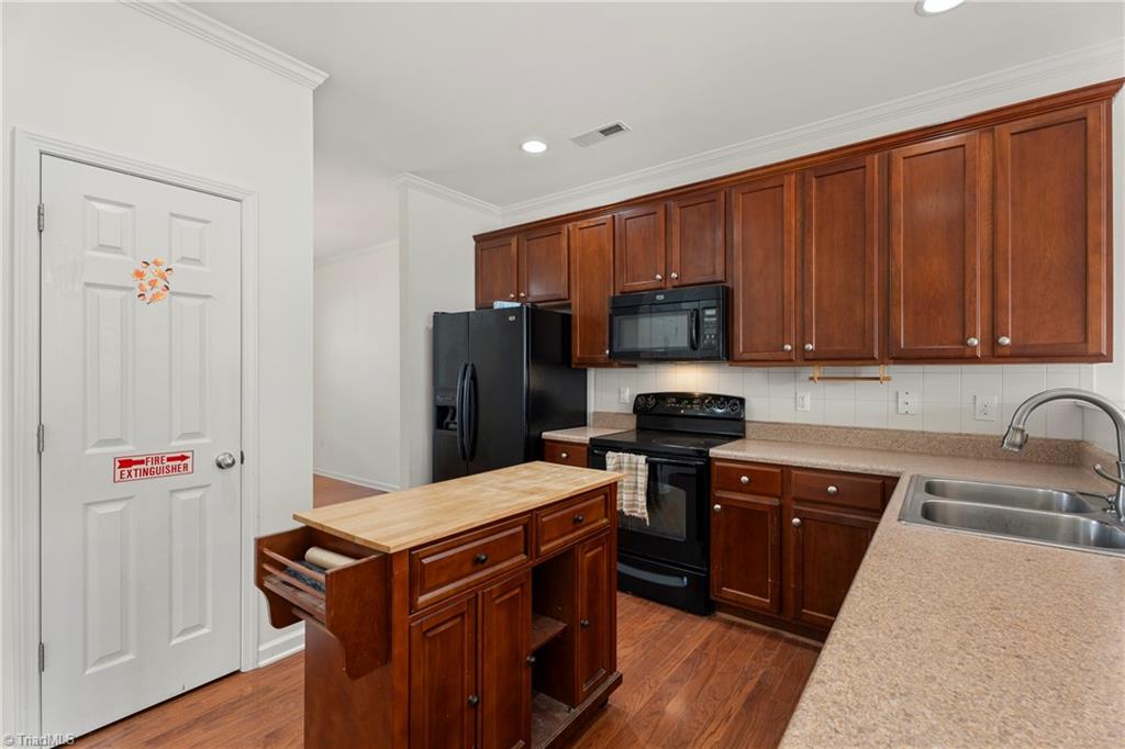 112 Everidge Road Winston-Salem, NC 27103 - Photo 9 of 40 Gallery Image 9