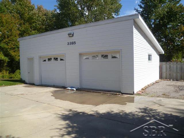 3385 South Graham Road Saginaw, MI 48609 - Photo 8 of 18 20106240-7.JPG