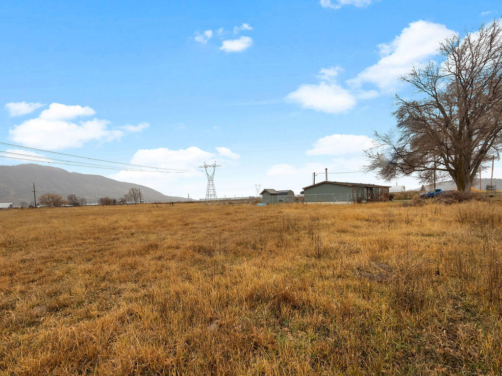 13779 Matney Road Klamath Falls, OR 97603 - Photo 10 of 26 PC170143