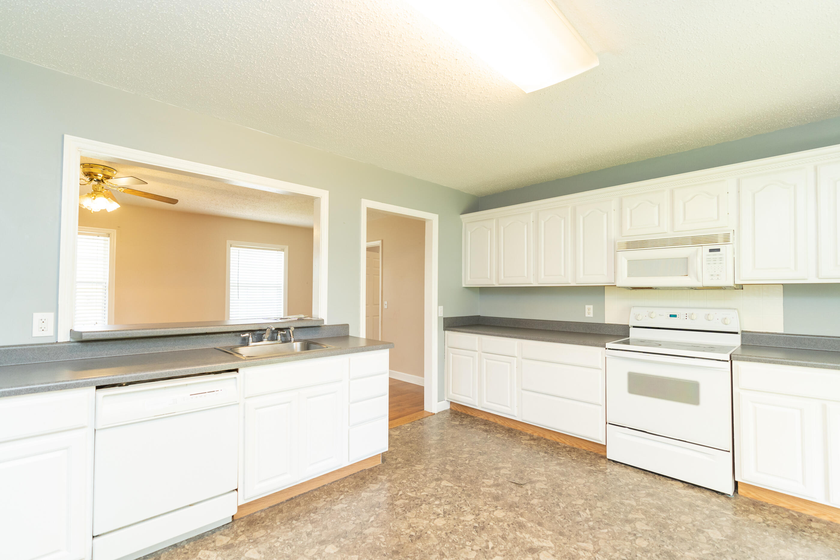 303 Friar Road Chattanooga, TN 37421 - Photo 8 of 46 DSC03761