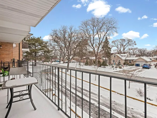 $145,000 | 10606 South Depot Street, Unit 1A, Worth, IL 60482