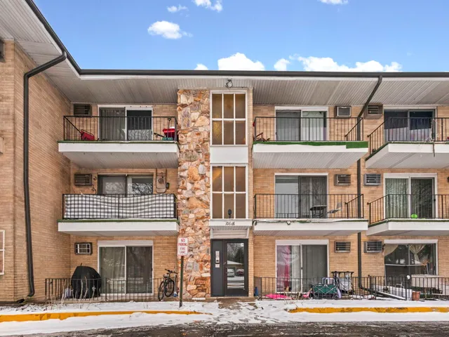 $145,000 | 10606 South Depot Street, Unit 1A, Worth, IL 60482