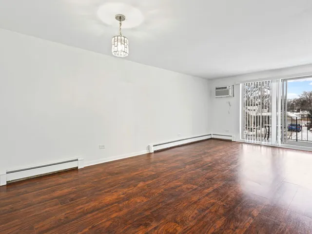 $145,000 | 10606 South Depot Street, Unit 1A, Worth, IL 60482