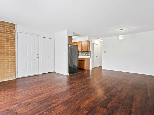 $145,000 | 10606 South Depot Street, Unit 1A, Worth, IL 60482