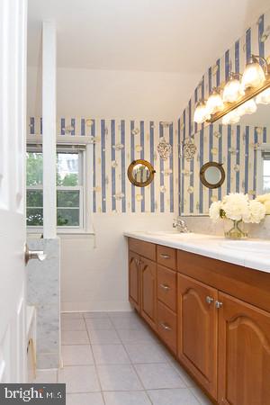 2125 Folkstone Road Lutherville-Timonium, MD 21093 - Photo 18 of 30 Upper Level Hall Bath