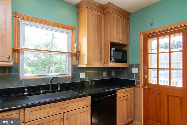 2125 Folkstone Road Lutherville-Timonium, MD 21093 - Photo 10 of 30 Granite Countertops