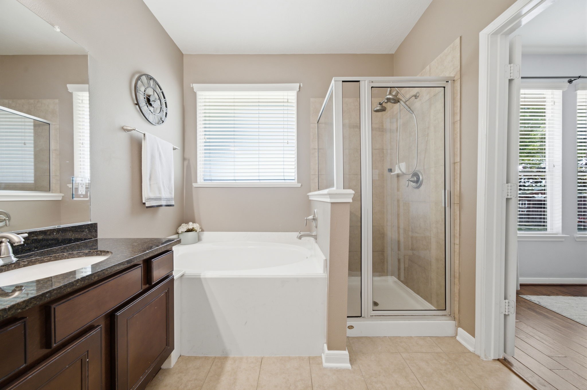 8911 Henrico Lane Rosenberg, TX 77469 - Photo 17 of 45 a bathroom with a sink a toilet and a shower