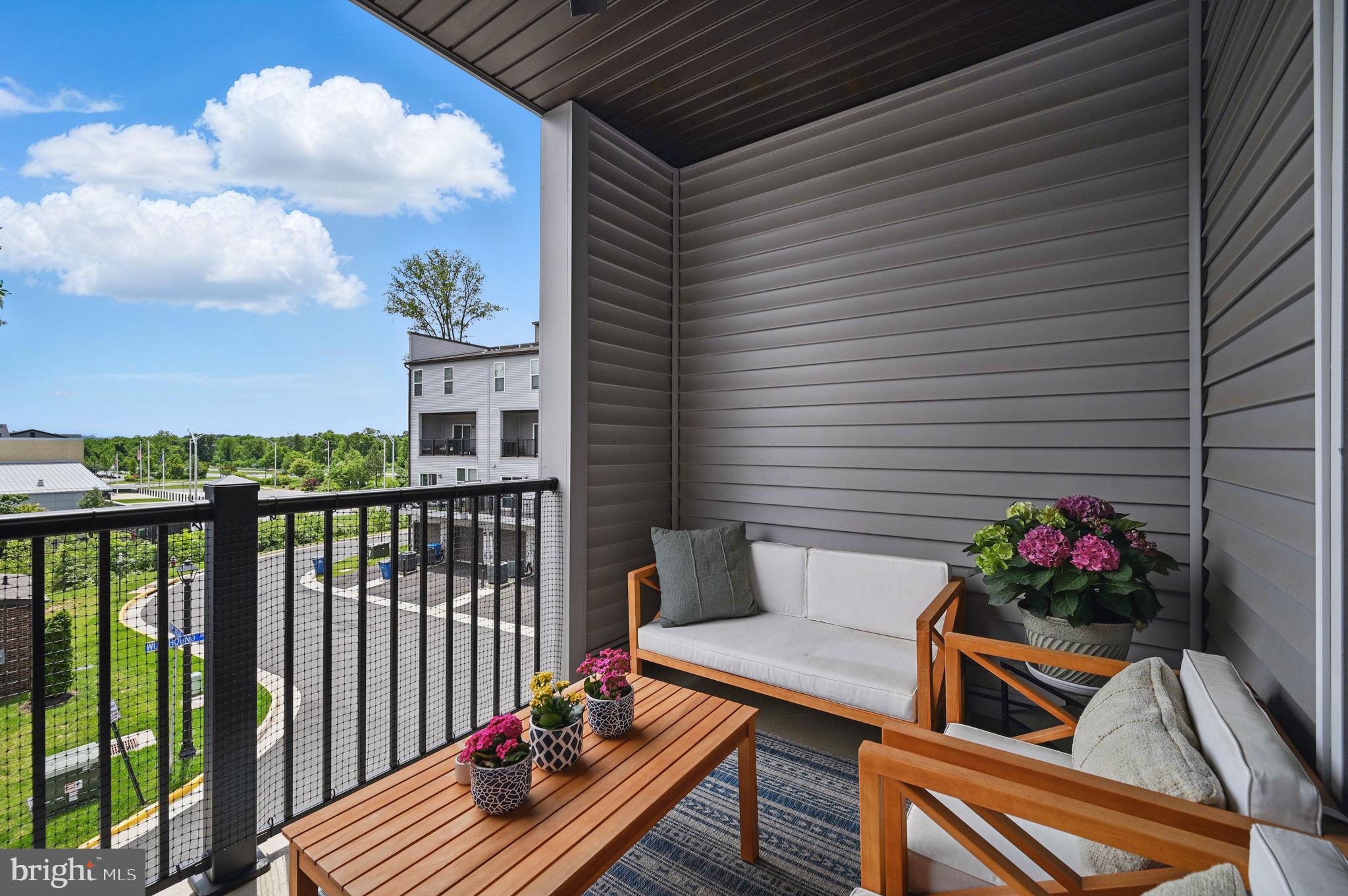44623 Wolfhound Square Ashburn, VA 20147 - Photo 11 of 29 a view of a terrace with seating space