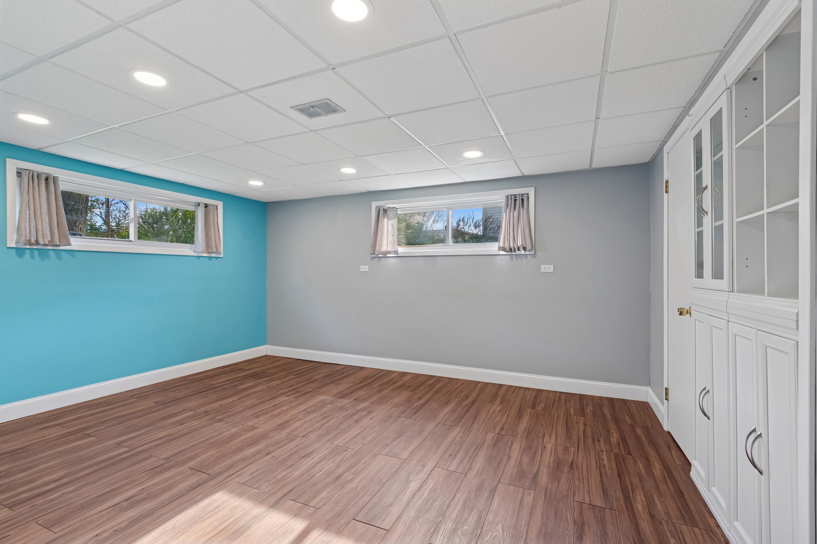 1253 Arthur Street Calumet City, IL 60409 - Photo 16 of 20 a view of empty room with wooden floor